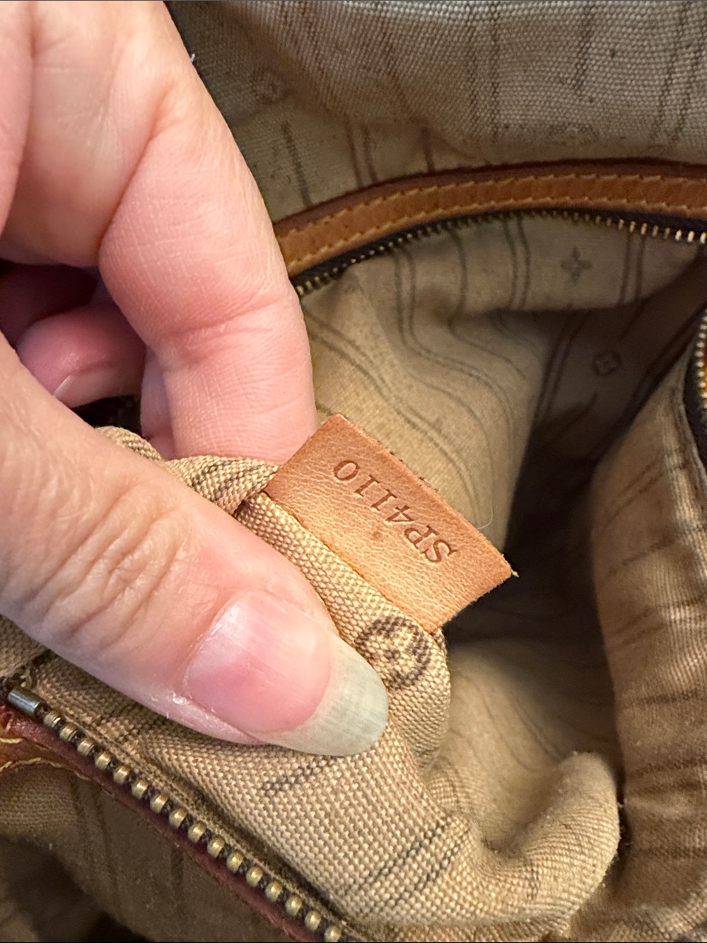 Louis Vuitton large bag - Picture 6 of 15